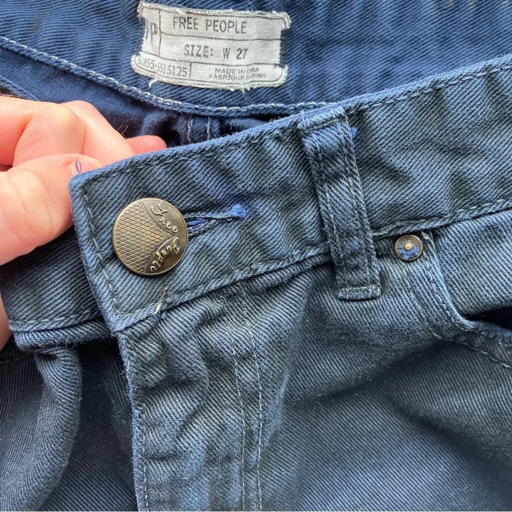 Free People Blue-Black Mid-rise Cut off Denim Jean Shorts size 27